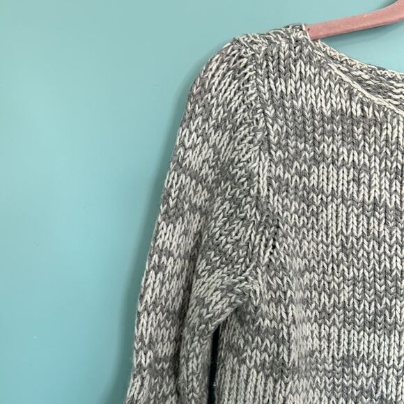 Club Monaco Cashmere/Wool Blend Knit Sweater - Picture 4 of 8